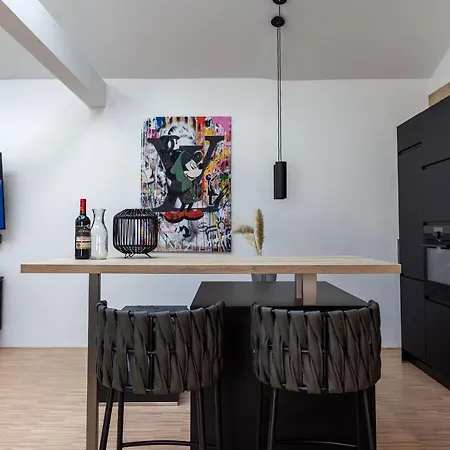 Lichtdurchflutetes Design - - 90 Qm アパート