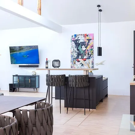 Lichtdurchflutetes Design - - 90 Qm