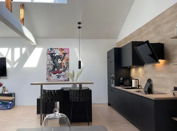 Lichtdurchflutetes Design - - 90 Qm Appartement *