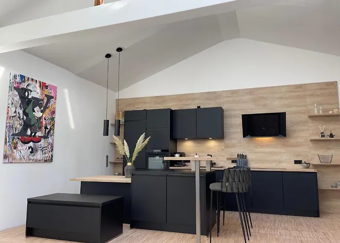 Appartement Lichtdurchflutetes Design - - 90 Qm *