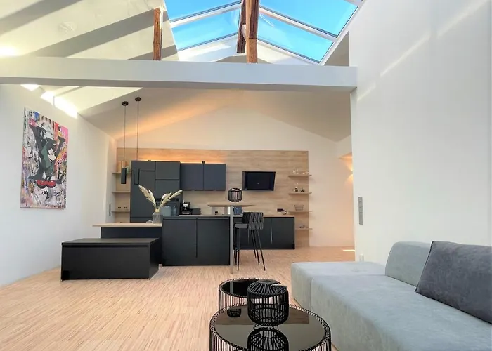 Lichtdurchflutetes Design - - 90 Qm *