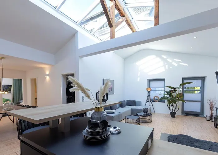 Lichtdurchflutetes Design - - 90 Qm *