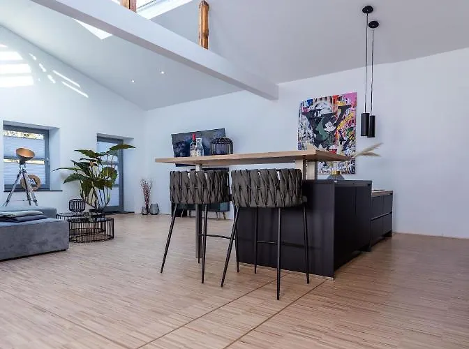 Lichtdurchflutetes Design - - 90 Qm Appartement *