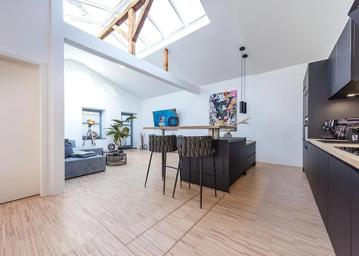 Lichtdurchflutetes Design - - 90 Qm *