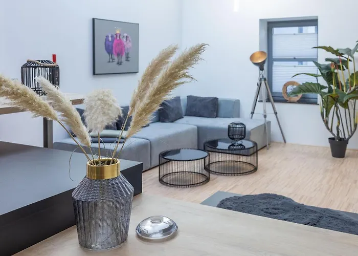 Lichtdurchflutetes Design - - 90 Qm Appartement *