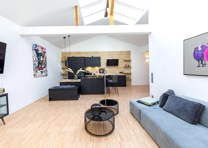 Lichtdurchflutetes Design - - 90 Qm *