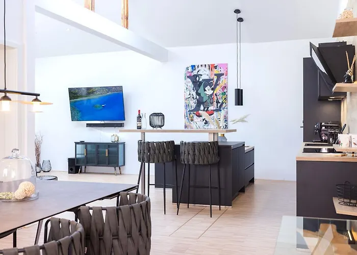 Lichtdurchflutetes Design - - 90 Qm