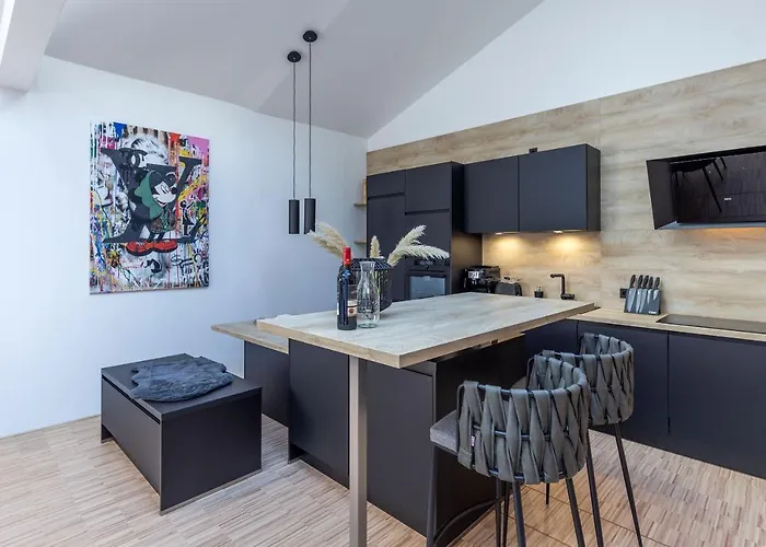 Lichtdurchflutetes Design - - 90 Qm Appartement *