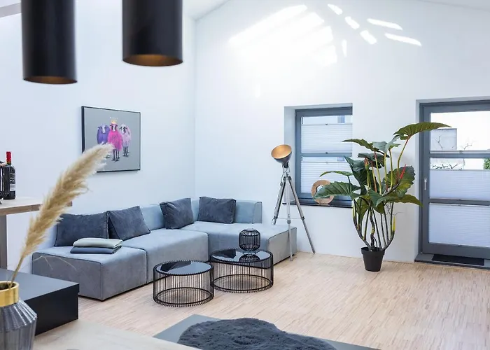 Lichtdurchflutetes Design - - 90 Qm Appartement Gütersloh