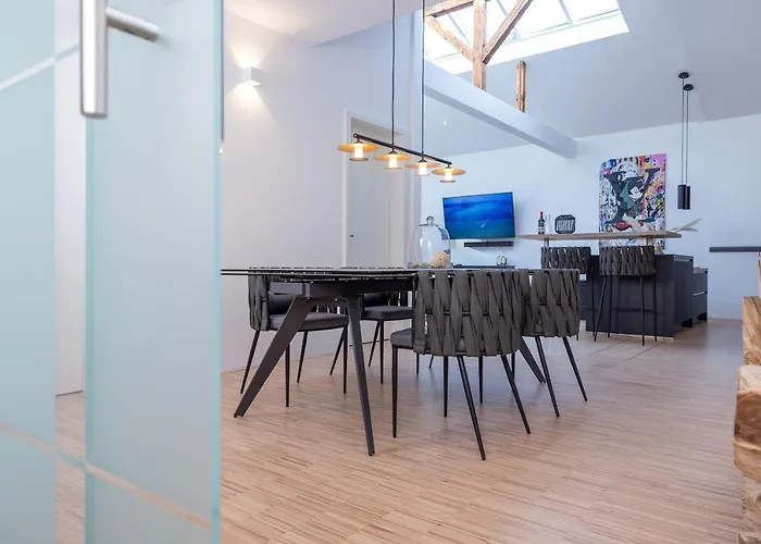 Appartement Lichtdurchflutetes Design - - 90 Qm *